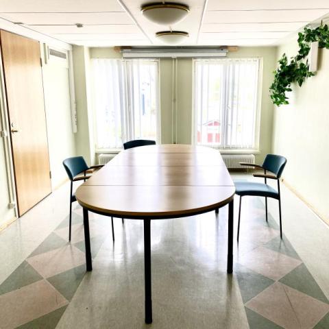 Tiilitehtaan toimistohuone, 2.krs, 22 m2