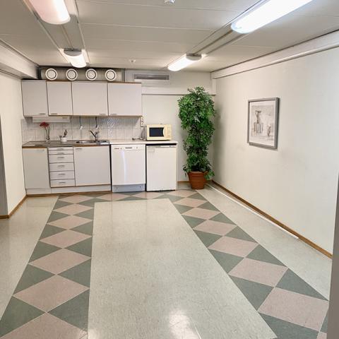 Tiilitehtaan toimistotilan keittiö, 2. krs, 23 m2